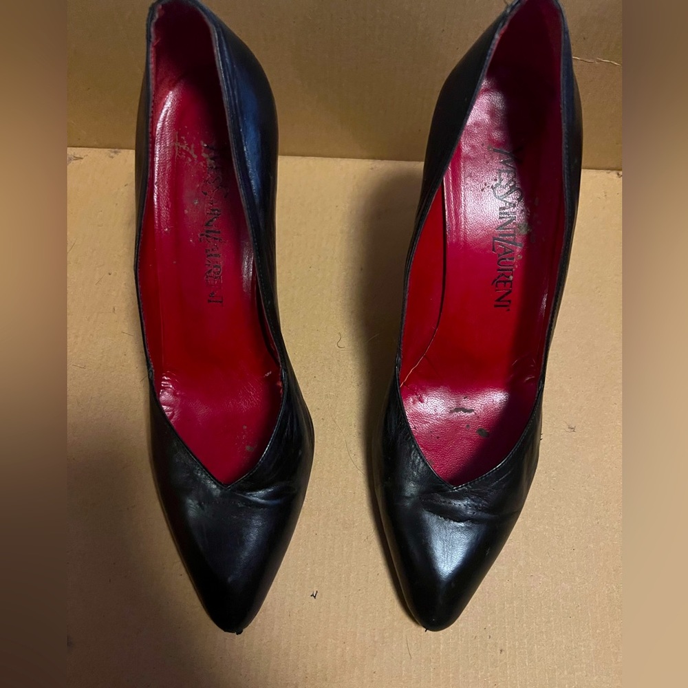 Saint Laurent pumps used